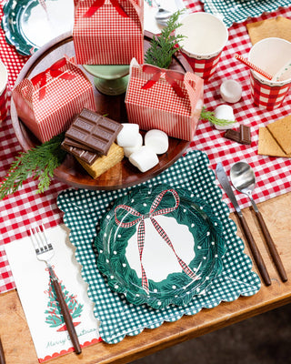 CCH1340 - Wreath Shaped Christmas Paper Salad Plates