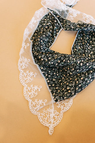 Little Bit Of Lace Scarf - Black