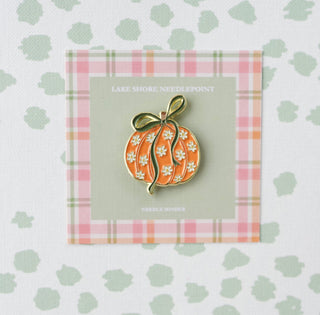 Lake Shore Needlepoint Floral Pumpkin needle minder, orange pumpkin with white daisies and a green bow