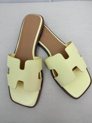 The Riviera Sandal - Butter Yellow