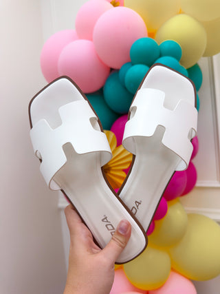 The Barcelona Sandal - White