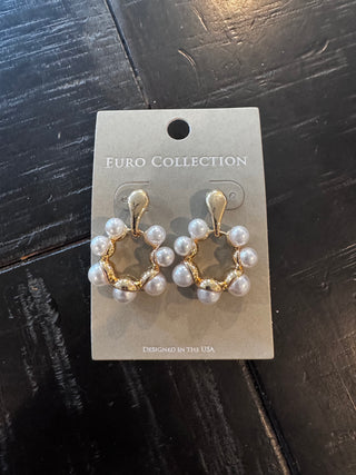 Kiss of Pearl Earrings