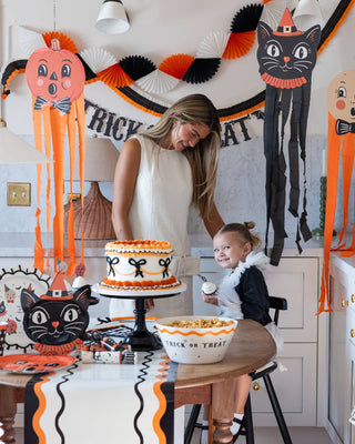 VHP1305 - Vintage Hanging Characters with Streamers
